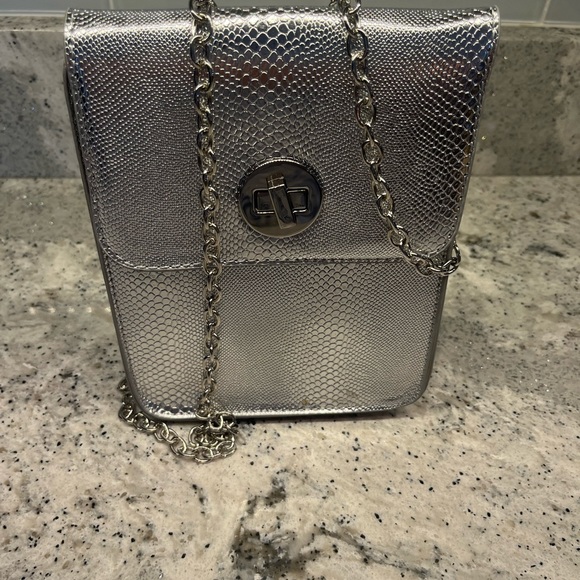 Silver Dressup/ costume purse with silver link chain - Picture 3 of 5